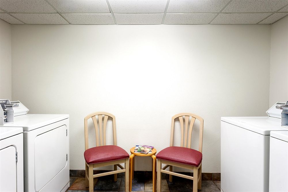Motel 6-Anchorage, Ak - Midtown Екстер'єр фото